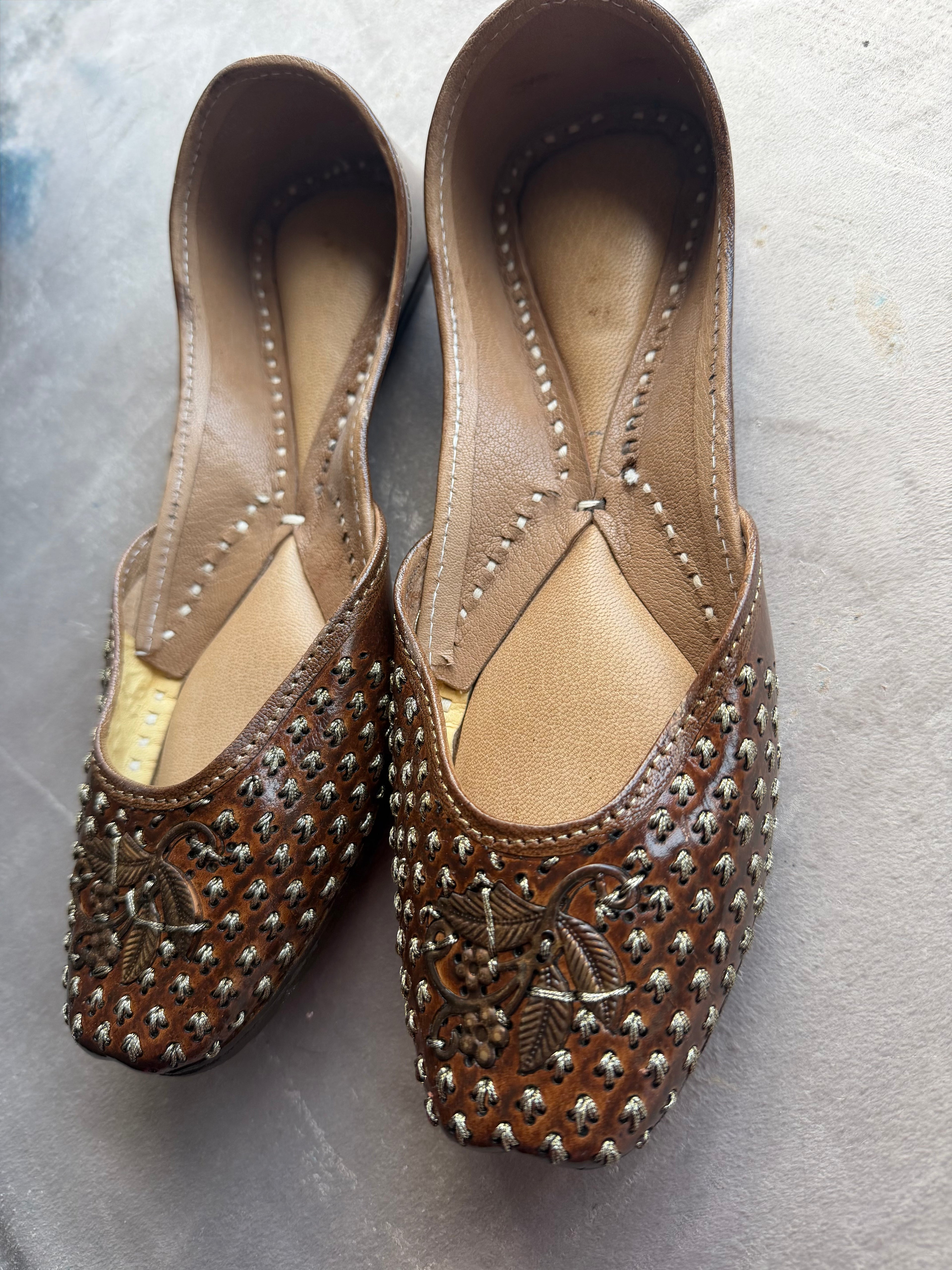 Pure Leather Punjabi Jutti – Antique Gold Embroidered Flats