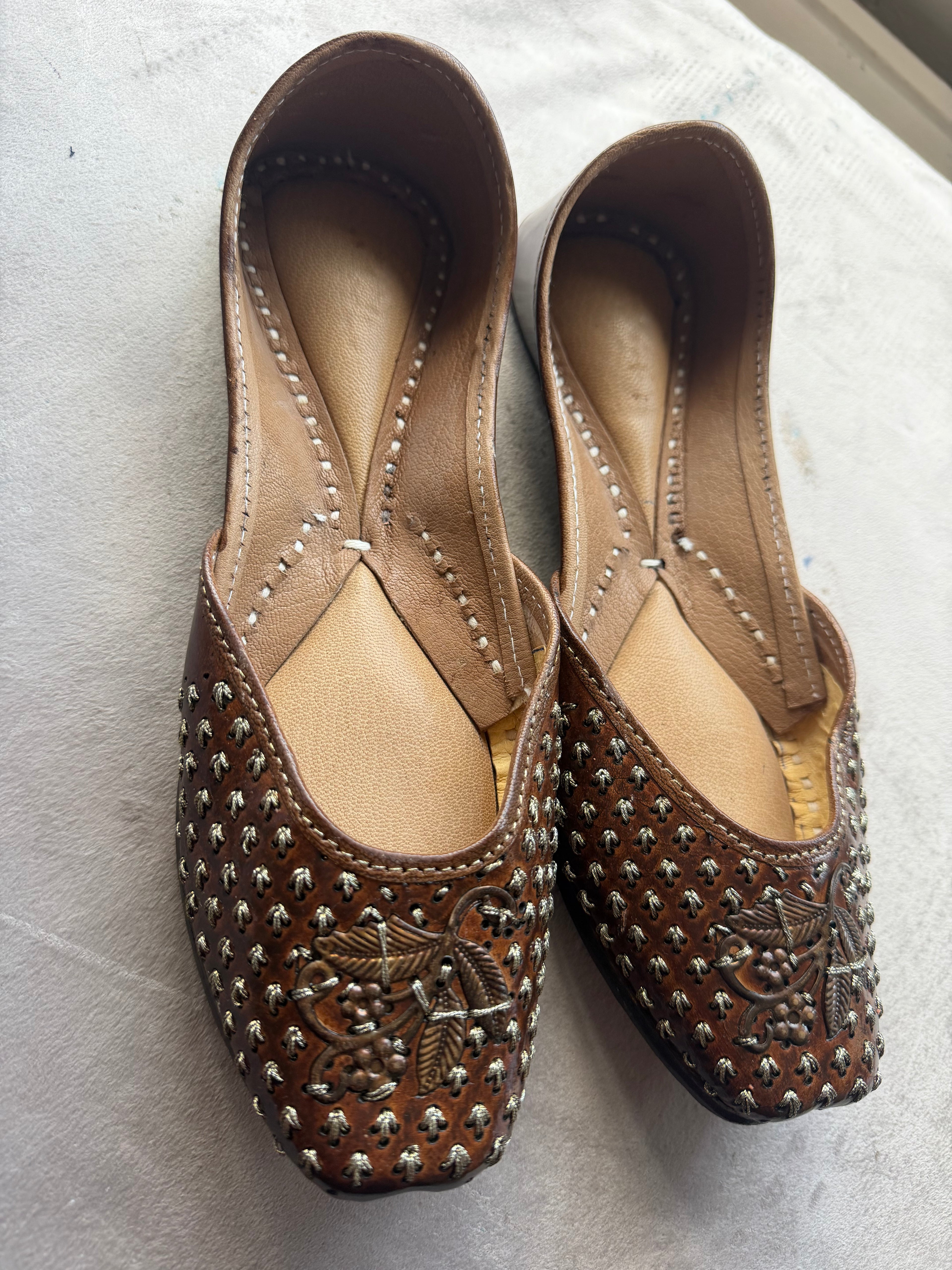 Pure Leather Punjabi Jutti – Antique Gold Embroidered Flats